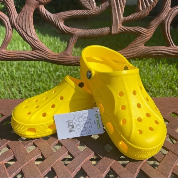 NWT Crocs iconic baya clogs in lemon unisex size W 8 M 6 - Picture 7 of 11